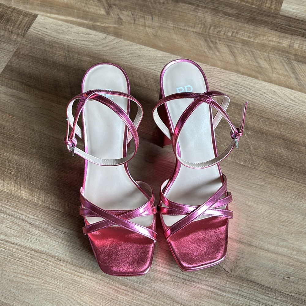 BP Platform Sandals - Picture 4 of 9